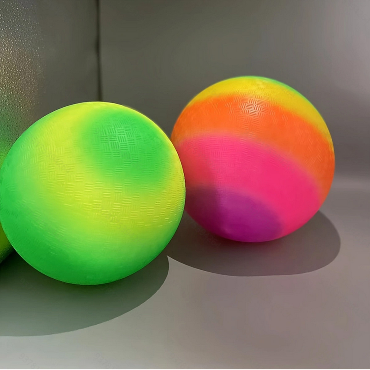 Party Games No Props - 1つのレインボープレイグラウンドボール。ドッジボール、ハンドボール、パーティーゲーム用。屋内および屋外で使用可能。