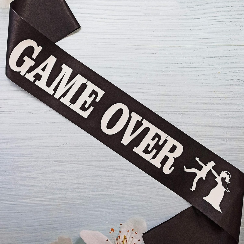 ゲームオーバー独身最後のパーティー新郎サッシュ、黒と白のブラ - Party Games Bridal Shower のレビューと価格